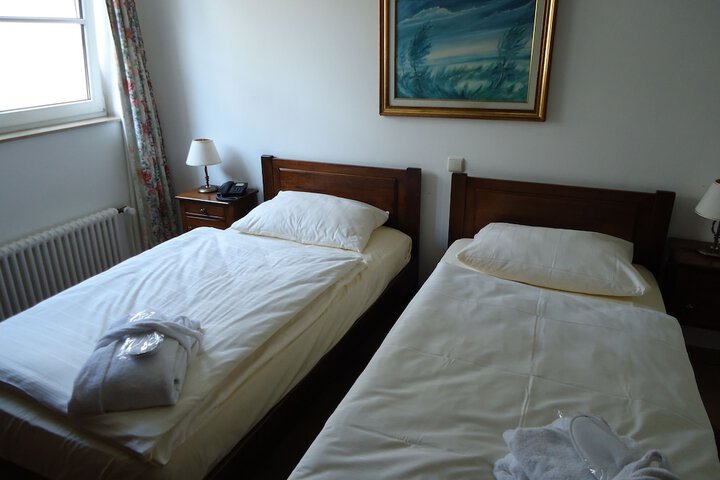 Room 10 of 40