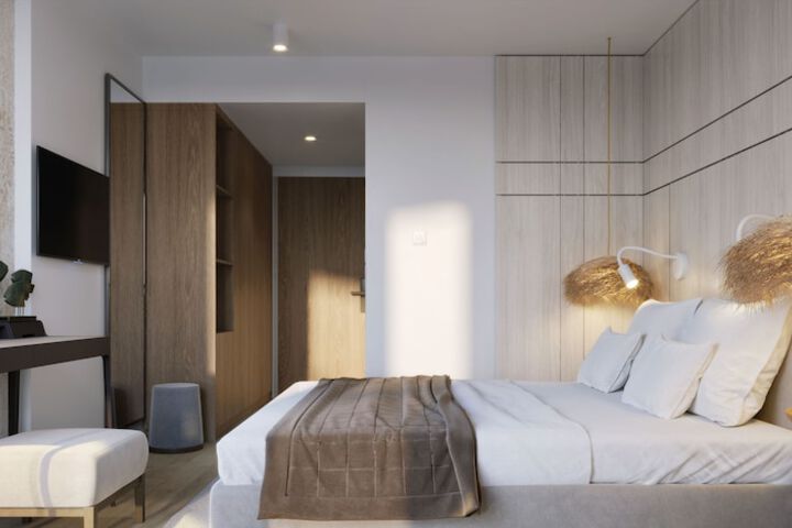 Room 8 of 35