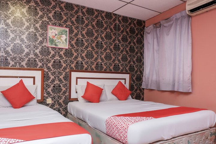 OYO 90167 Hotel Tiara