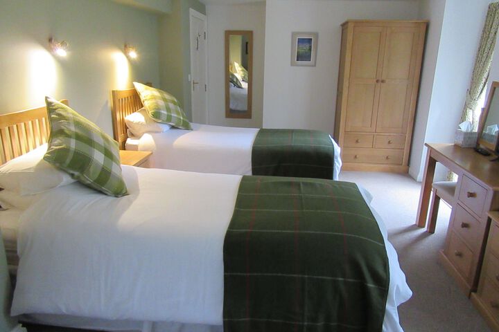 Room 6 of 6
