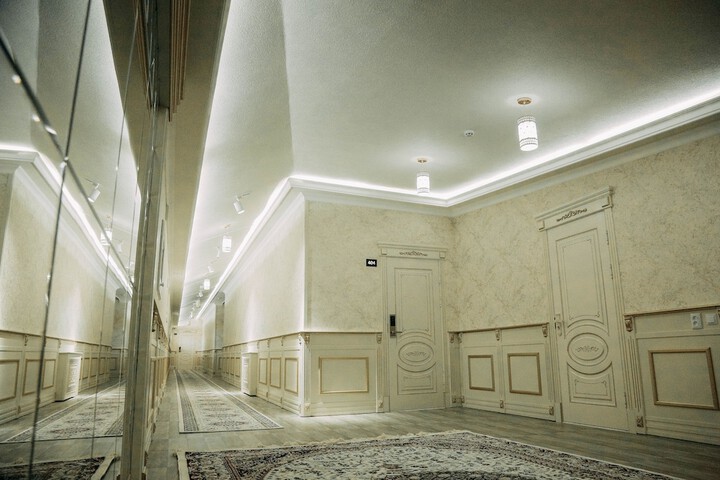 Ballroom/Hall 34 of 41