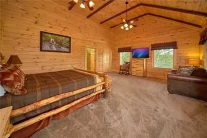 Photo of Star Dancer 3 Bedroom Home with Hot Tub