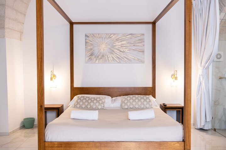 Room 5 of 32