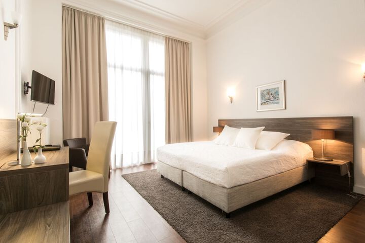 Room 10 of 46
