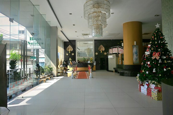 Entrance & Lobby