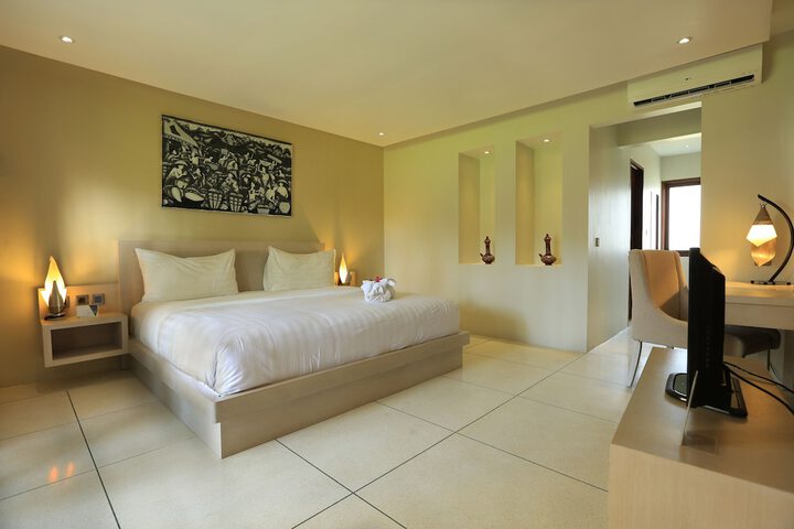 Room 3 of 128