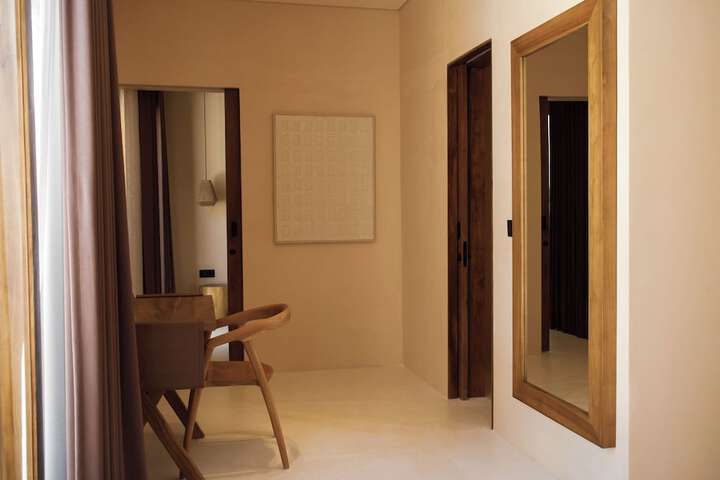 Room 23 of 61