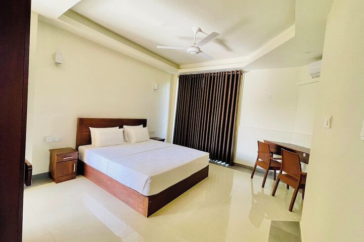 Room 17 of 34