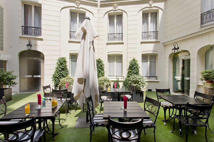 Hotel Exterior 62 of 63