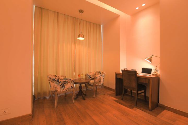 Room 34 of 94