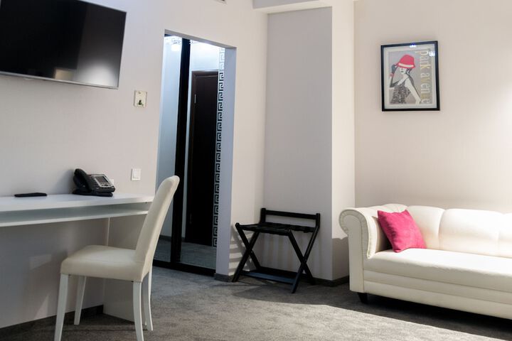Room 16 of 86