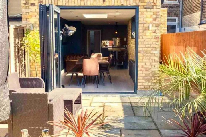 Stylish 2 Bed House in Superb Greenwich Location