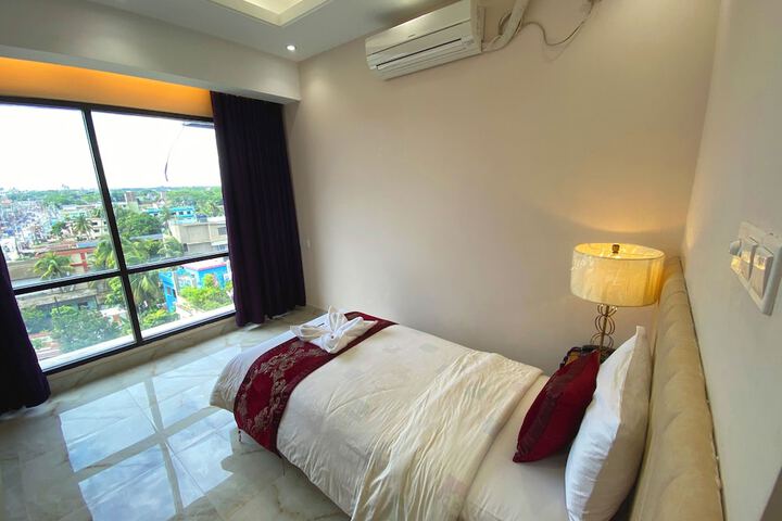 Room 12 of 25