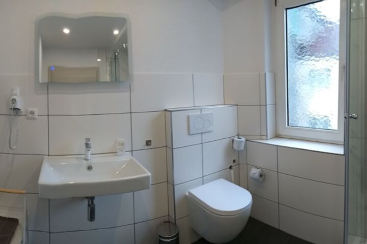Room 11 of 25