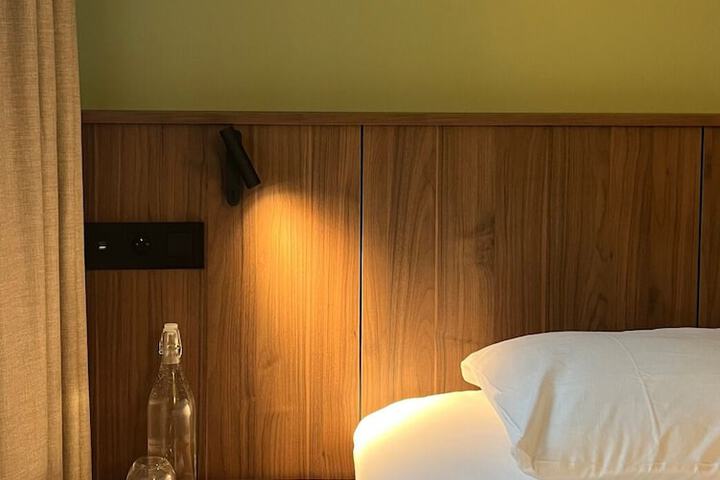 Room 8 of 64