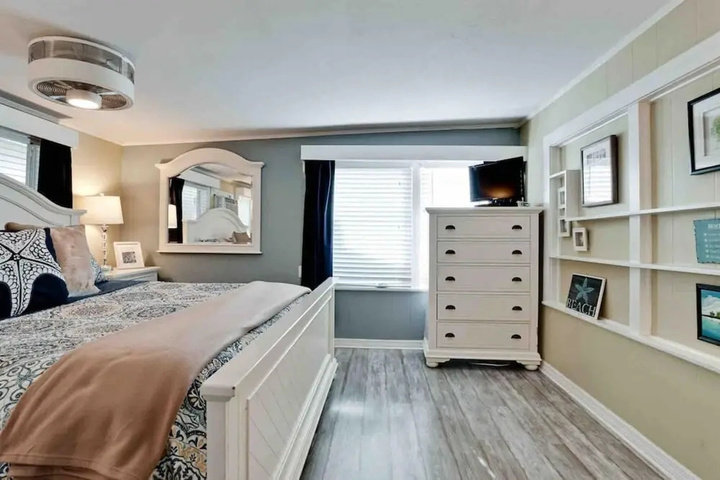 Room 7 of 35