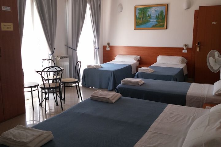 Room 105 of 170