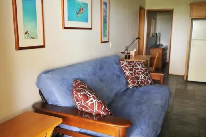Room 4 of 14