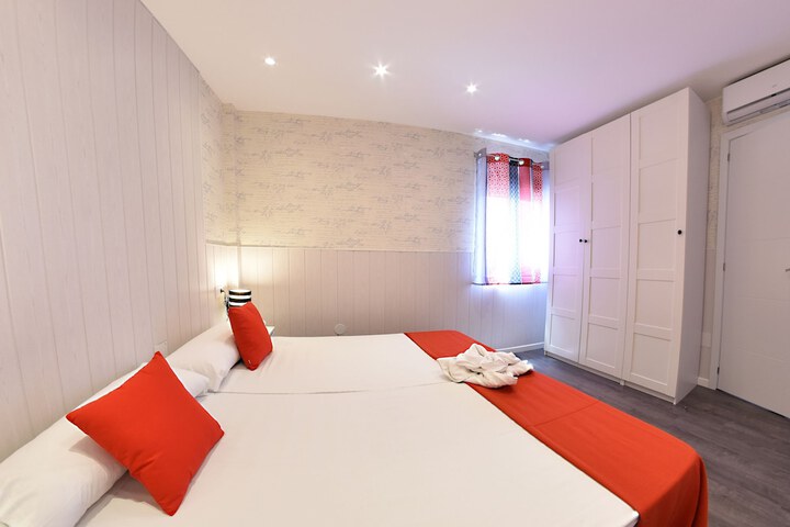 Room 3 of 16