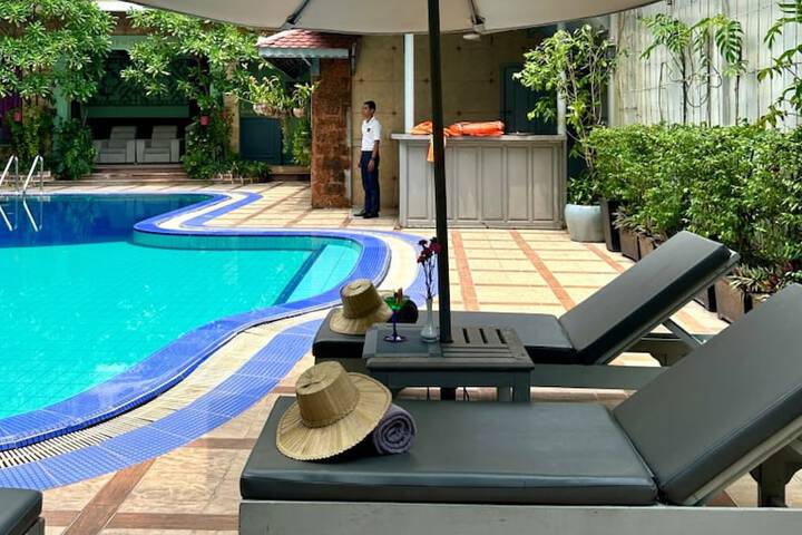 Pool 40 of 60