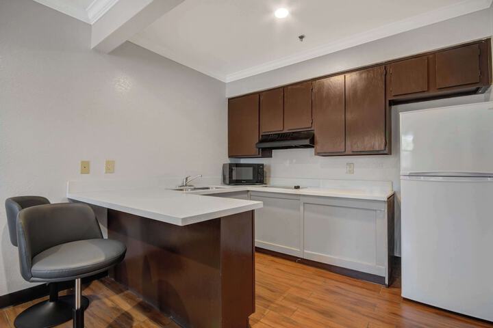 1 King Bed Kitchen (5 of 14)