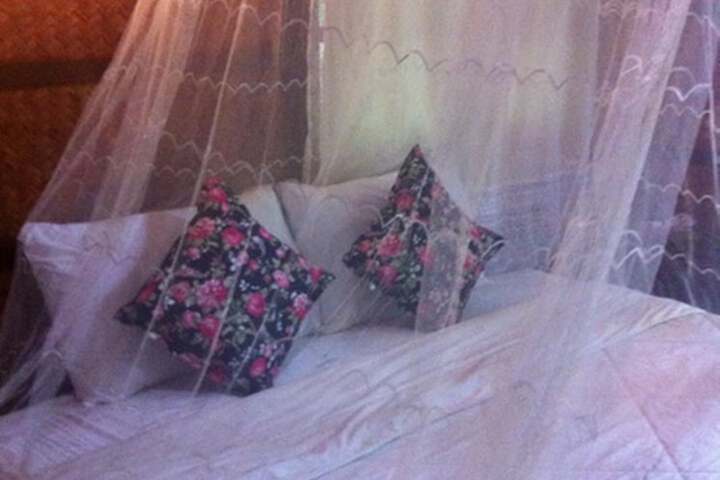 Room 6 of 13