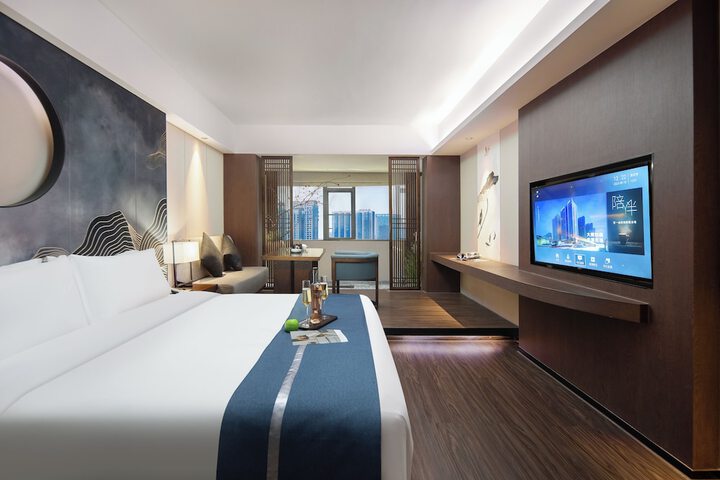 Room 17 of 31
