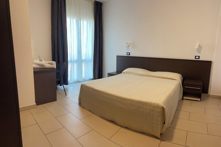 Room 6 of 49