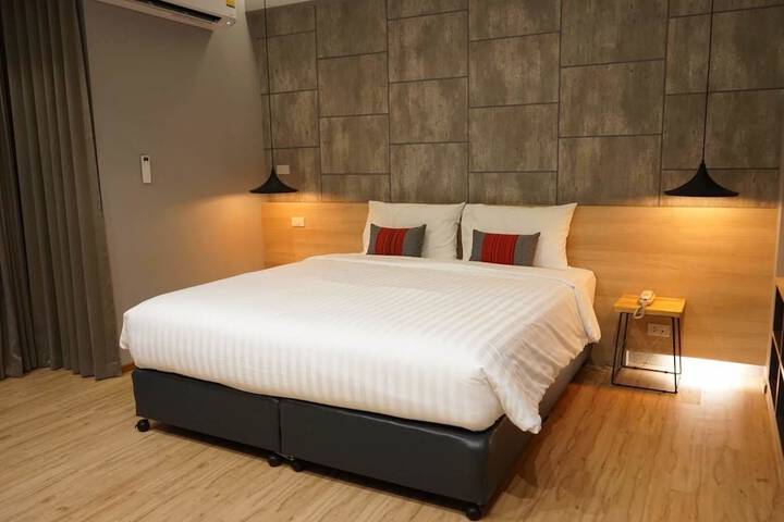 Room 6 of 61