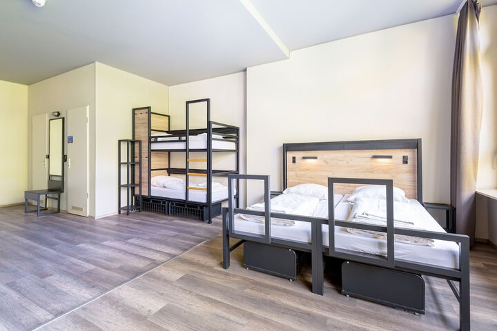 Room 18 of 43