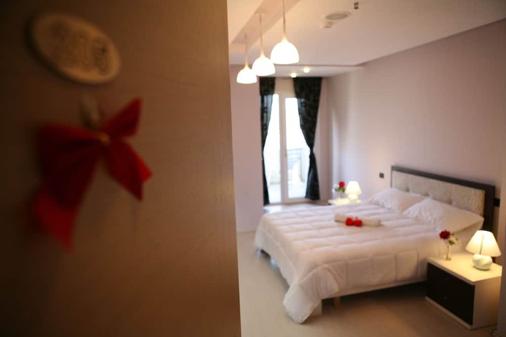 Room 4 of 25