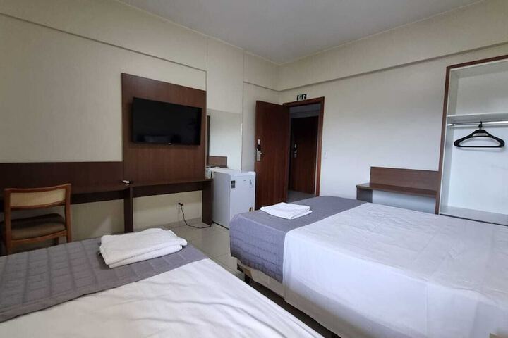Room 7 of 19