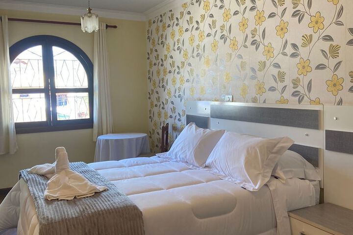 Room 2 of 34