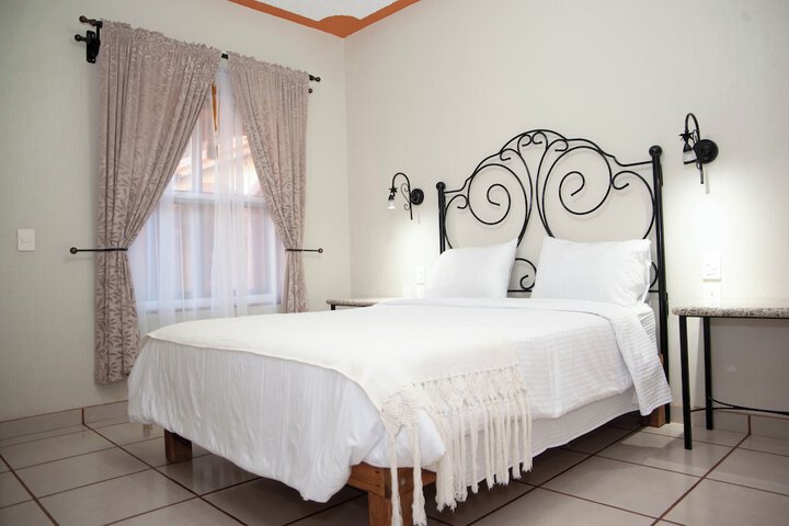 Room 6 of 27