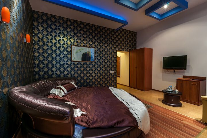 Room 15 of 57