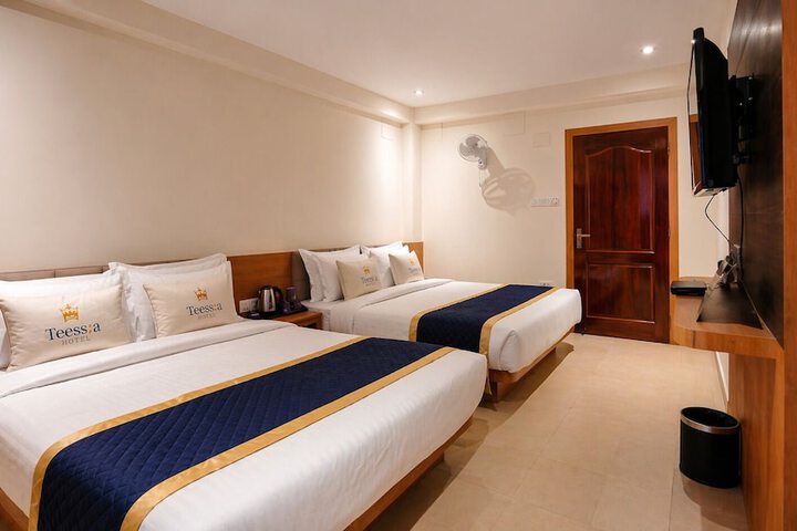 Room 4 of 16