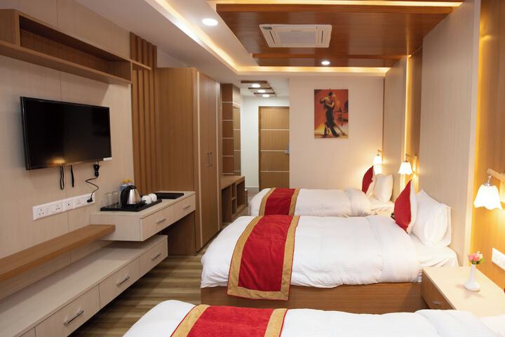 Room 5 of 28