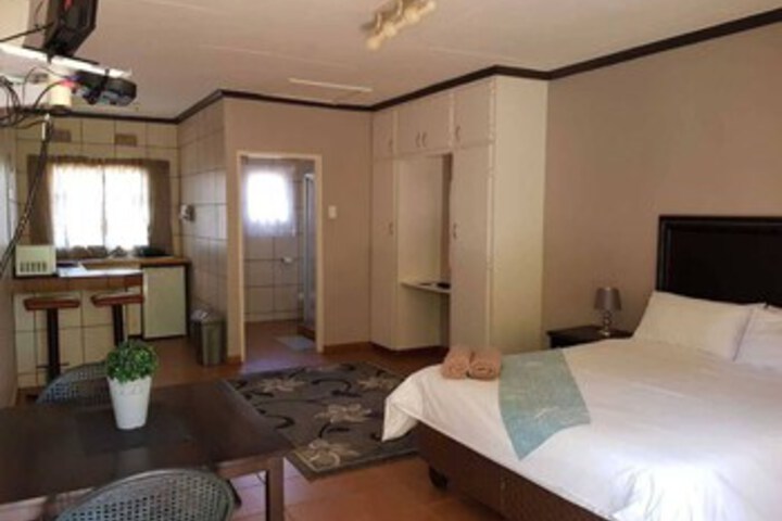 Room 14 of 22