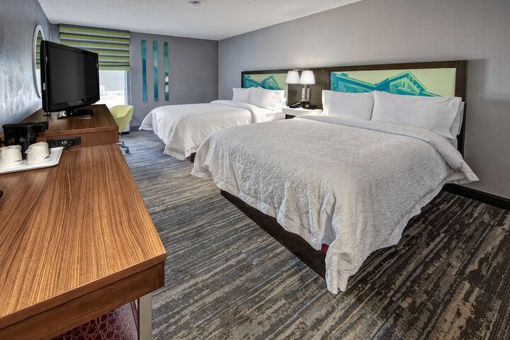 2 Queen Beds (3 of 9)
