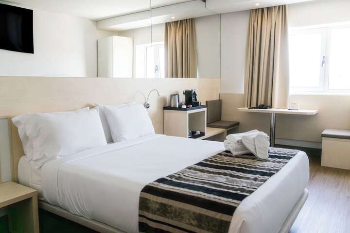Room 3 of 31