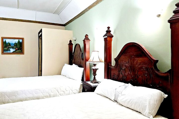 Room 9 of 40