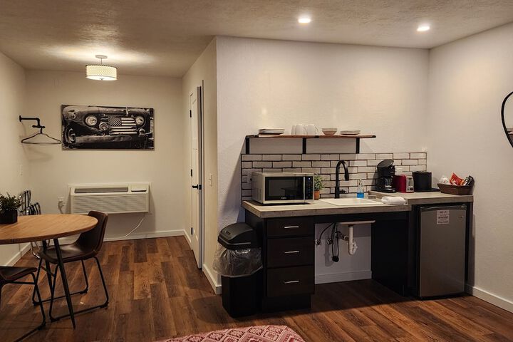 1 King Bed with Sofa Bed Kitchenette (6 of 8)