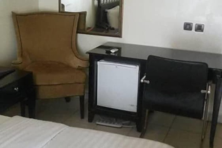 Room 5 of 15