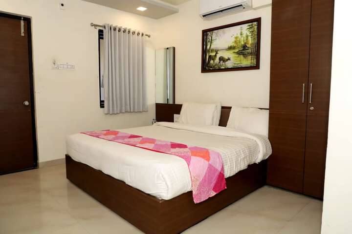 Room 4 of 30