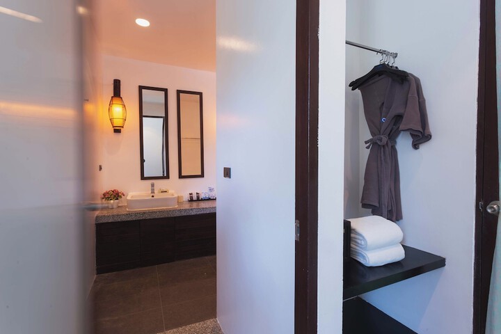 Room 13 of 209