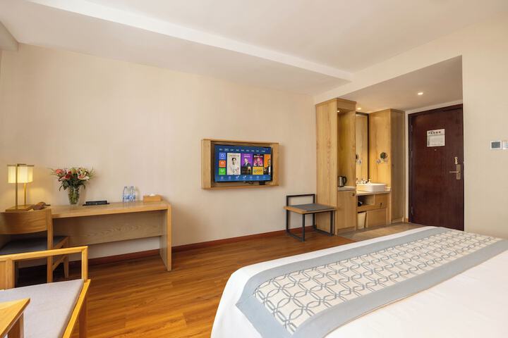 Room 3 of 14