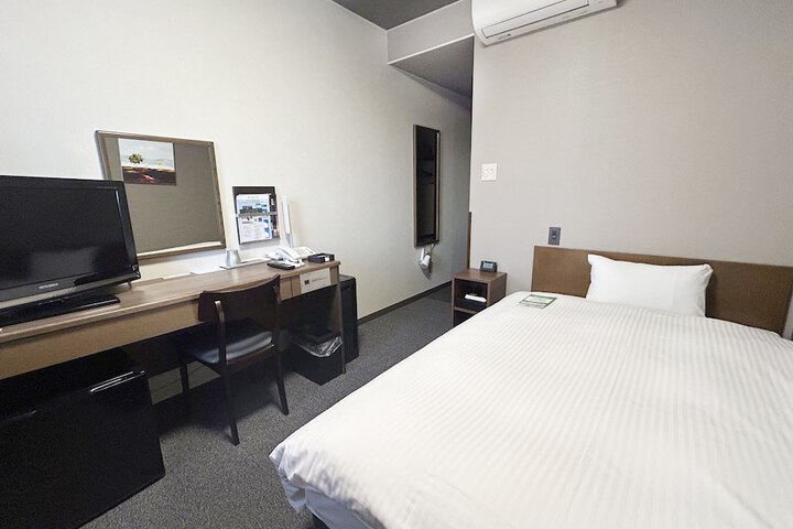 Room 3 of 22