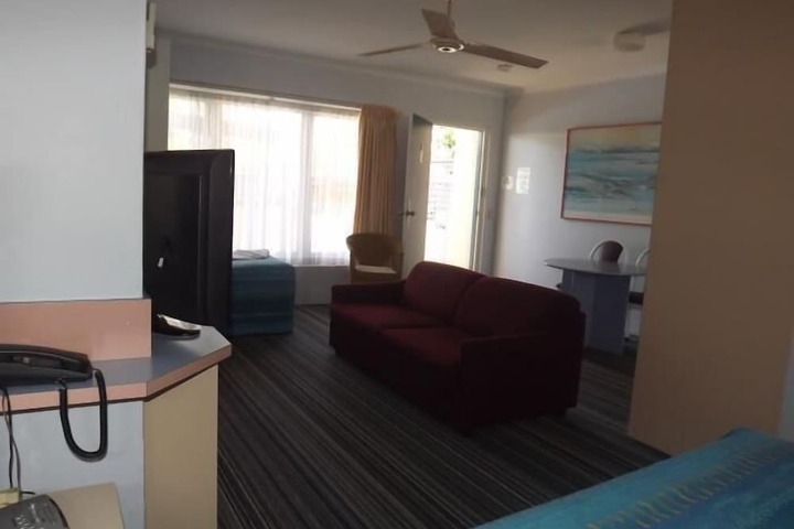 Room 15 of 34