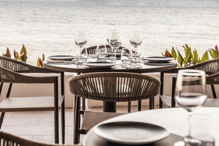 Dining 62 of 95
