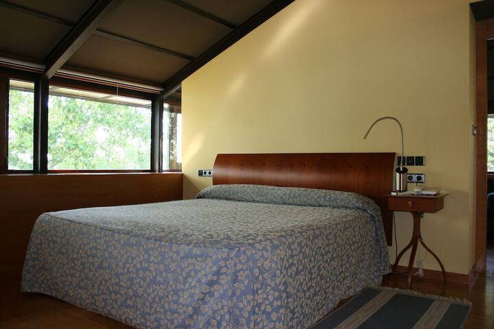 Room 2 of 39